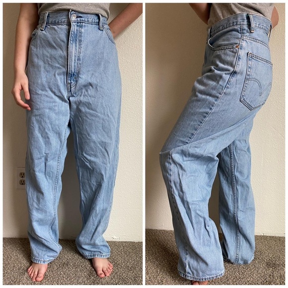 Preloved Levi jeans 🦋 - Picture 2 of 4